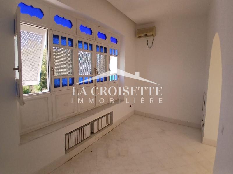 Villa S+7 avec piscine à Gammarth